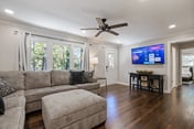Modern 3BR Home Near LakePoint with Fenced Yard