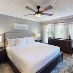 Pet-Friendly 3BR Private Unit in Woodstock