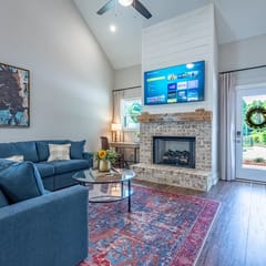 LakePoint & Allatoona | Pets + Family + Workspace