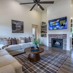 New Remodel Pet-Friendly 4BRn with Scenic Views from Porch & Deck