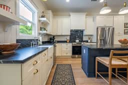 Newly Renovated Historic Atco Village Retreat