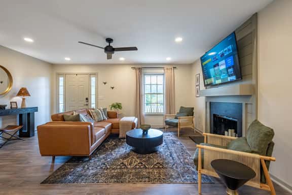 Spacious 3BR Getaway in Scenic Rydal - Image 1