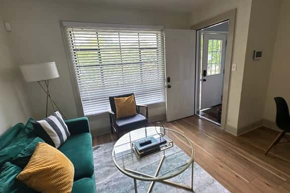 Spacious 4BR West End Duplex Walkable to MARTA - Image 1