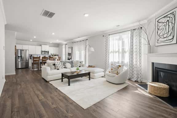 Cozy 3BR Retreat Near Six Flags & Atlanta - Image 1
