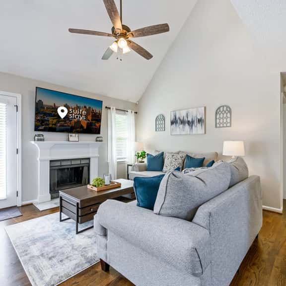 Animal Friendly 3BR Stylish Escape, Near LakePoint - Image 1
