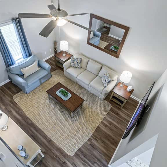 Quiet 4BR Split-Level • Near LakePoint & Hospital - Image 1