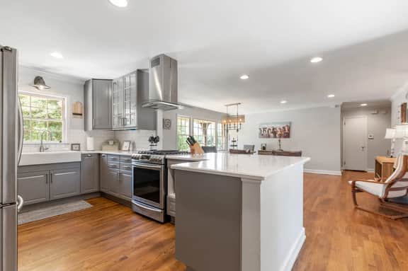 3926 Pineview, Smyrna