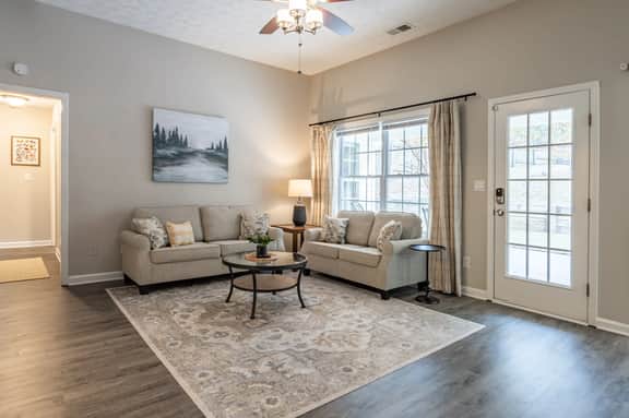 Weekly Rates: Serene 3BR Home on Expansive Grounds