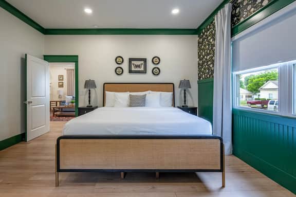 Newly Renovated Historic Atco Village Retreat