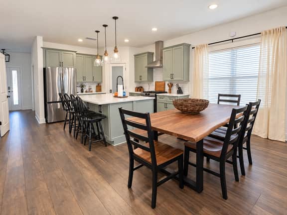 New Build Made for LakePoint Group Stays Sleeps 10 - Image 3