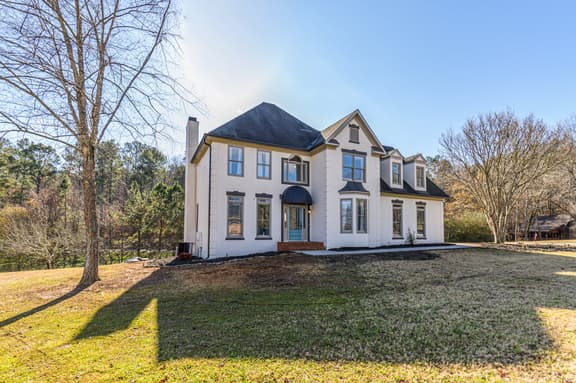 Luxury 5BR Home Near LakePoint Sports - Image 1